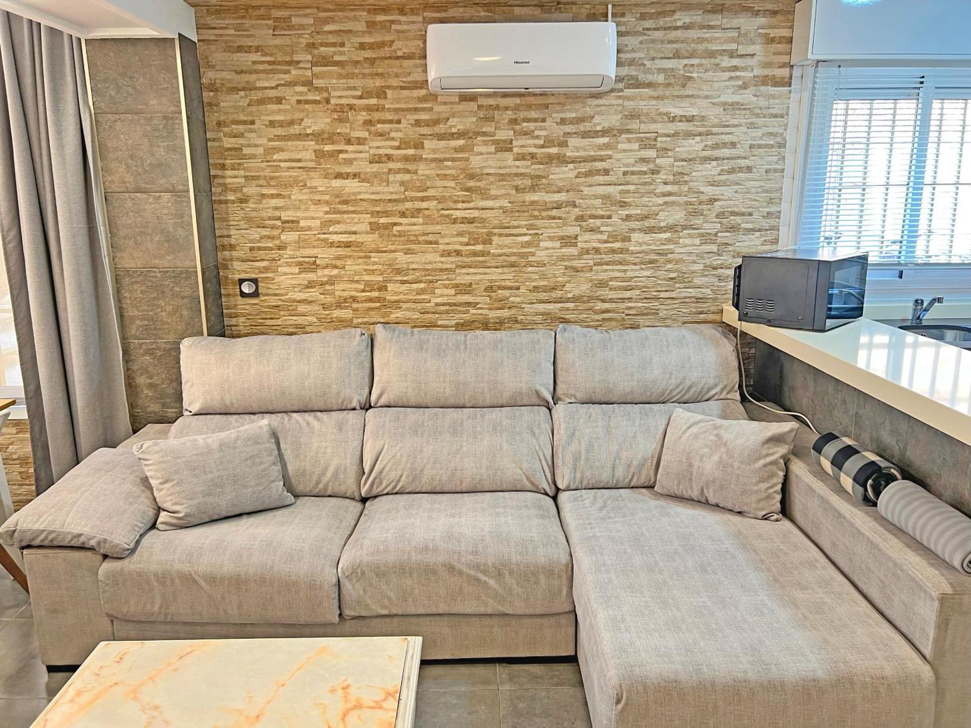 A 150 Metros Del Mar, Parking Gratis, Ac *